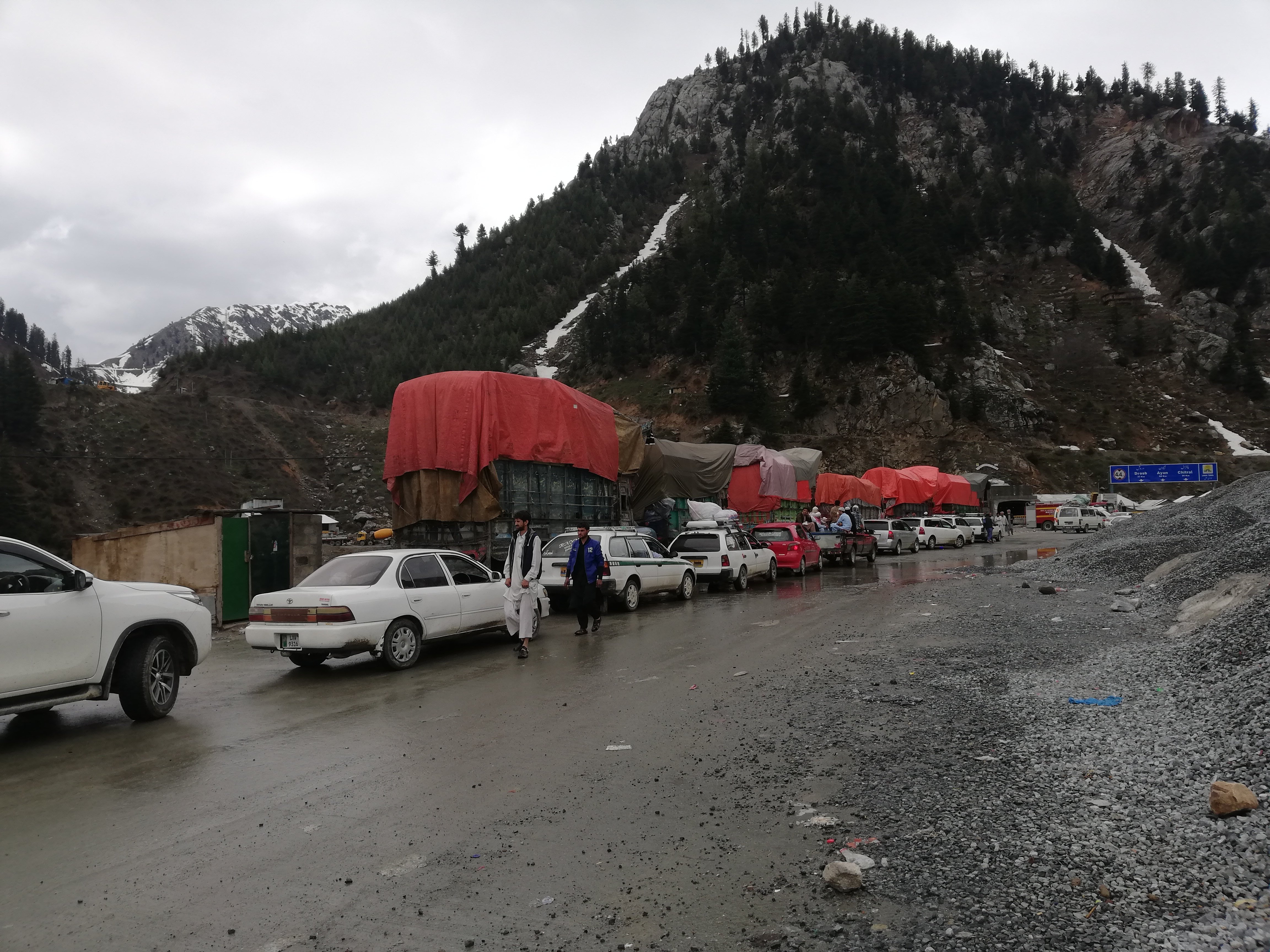 Vehicles held up at Lowari tunnel on 14 Apr 2019